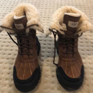 Shearling lined Ugg unisex boots
